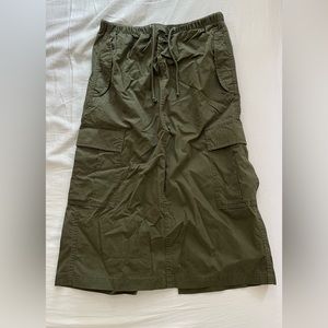 Aritzia TNA Demand Cargo Skirt - Size S
